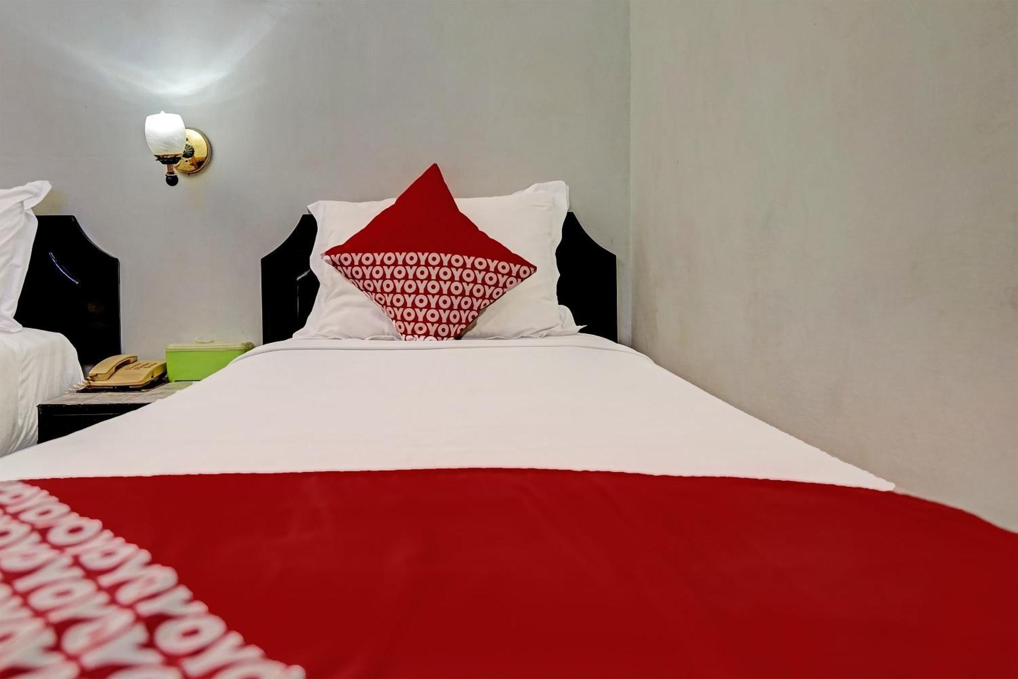 Super Oyo 91805 Hotel Wisma Bari Палембанг Экстерьер фото