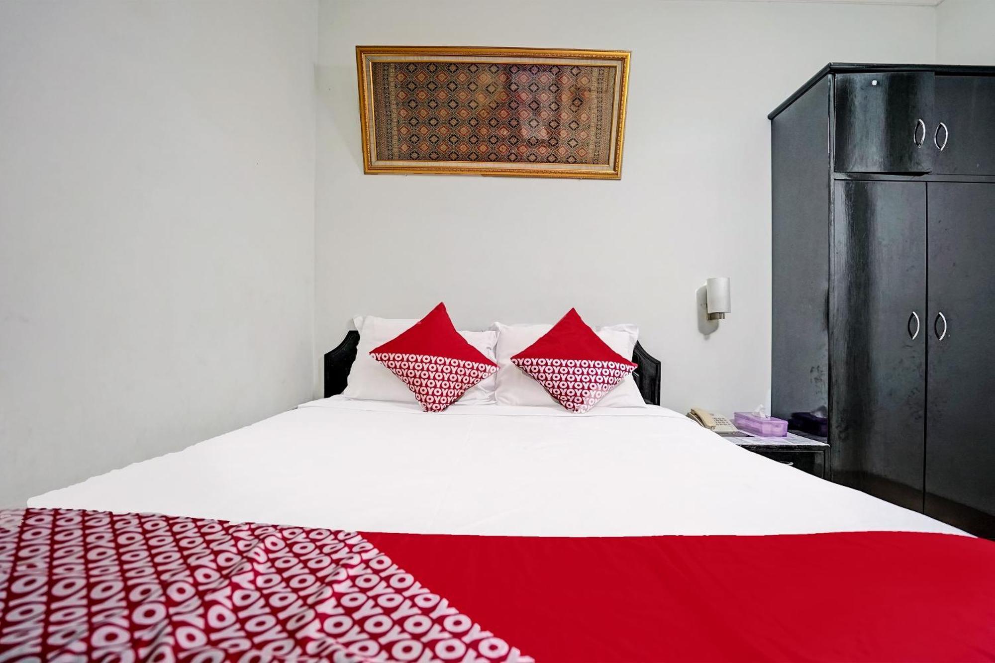 Super Oyo 91805 Hotel Wisma Bari Палембанг Экстерьер фото