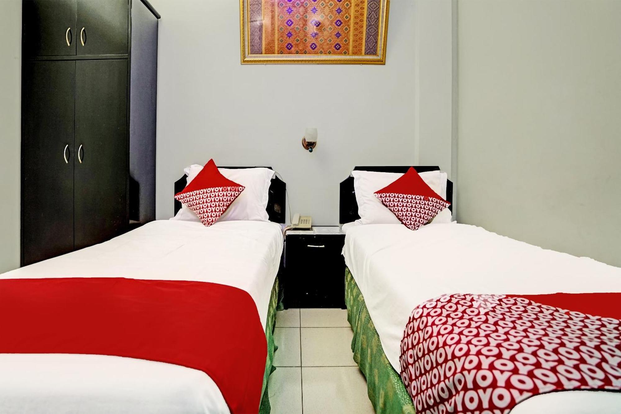 Super Oyo 91805 Hotel Wisma Bari Палембанг Экстерьер фото